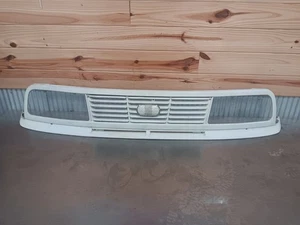 89-95 geo tracker OEM white grille - Bild 1 von 7