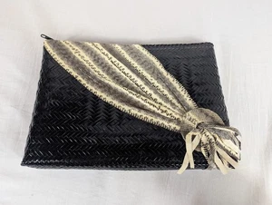 Valerie Black Clutch Woven Glazed Wicker Snakeskin Detail Gray White Party Vtg - Picture 1 of 11
