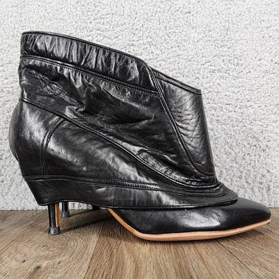 Maison Martin Margiela Black Leather Pointed Toe Hidden Heel Booties Sz 37 Italy - Image 1 of 4
