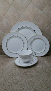 Royal Doulton - Rondo - Ajuste de lugar de 5 piezas - Imagen 1 de 1