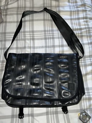 Bolsa Mensajera Alchemy Goods, Hecha de Tubos de Bicicleta Reciclados Hecha en EE. UU. NUEVA SIN ETIQUETAS Foto 1 de 4