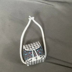 Bolso Cartera LOL Surprise OMG Class Prez - Imagen 1 de 3