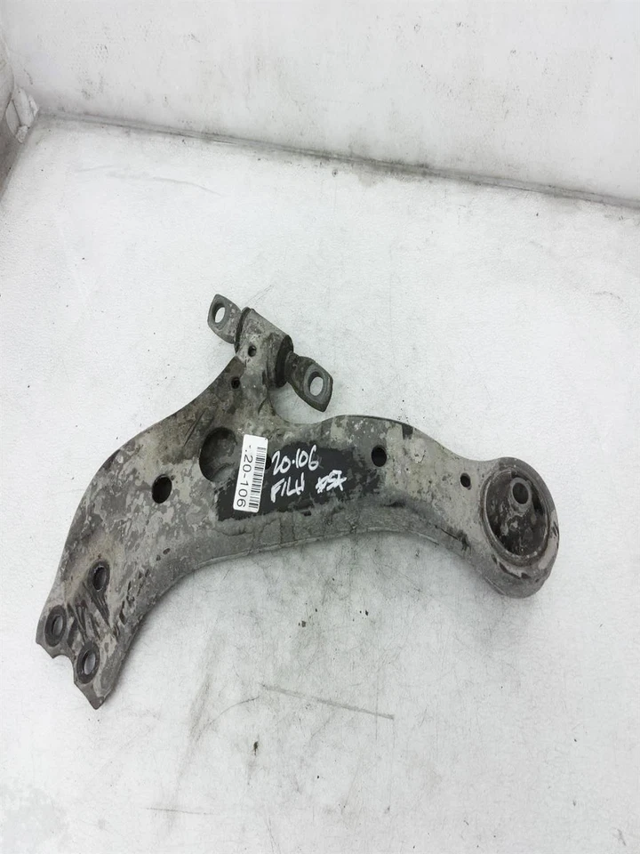 Lexus Es300h 2013-2018 Front Left Driver Lower Control Arm 48069-33080 Japan Bui - Image 1 of 4