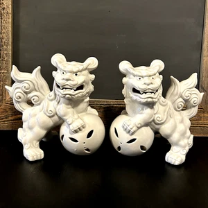 2 Estatuillas Foo Dogs Par De Colección Porcelana Guardián Blanco Hecho en Japón - Imagen 1 de 13