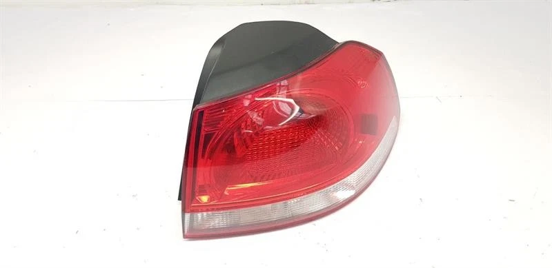 2011 VOLKSWAGEN GOLF REAR TAIL LIGHT RH DRIVER SIDE 5 DOOR HATCHBACK 5K0945096E - Image 1 of 4