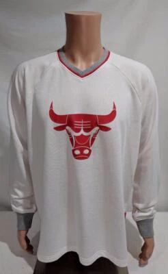 LZ Men's Large ADIDAS Chicago Bulls NBA Pullover Sweatshirt Sweater NEW wDEFECTS - Image 1 of 4
