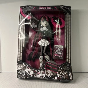 Monster High Draculaura Reel Drama Fashion Doll Damage Box - Picture 1 of 6