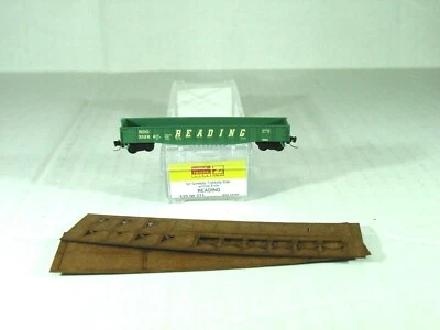 MICRO-TRAINS LINE Z (1;220)50' GONDOLA W/DROP ENDS WITH LOAD READING 52200271 - Image 1 of 3