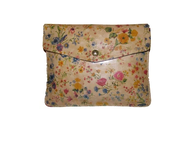 BOLSO CLUTCH PATRICIA NASH PRARIE ROSA HERMOSO CUERO ESTAMPADO FLORAL SOBRE Foto 1 de 4
