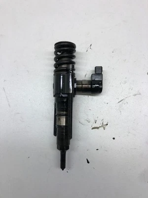 Volkswagen PASSAT B6 2008 fuel injector 03G130073S 103kW DRA80674 — 第 1/2 张图片