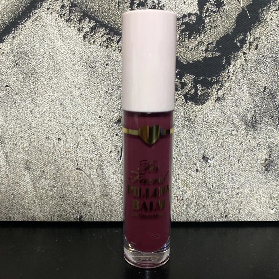 Bálsamo almohada hidratante tratamiento labial Too Faced bálsamo labial # Berry Jam Kiss Foto 1 de 4