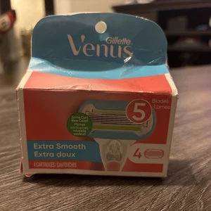 Nuova Gillette Venus Extra Smooth - 4 cartucce ricarica/5 lame scatola danneggiata - Foto 1 di 4