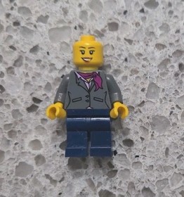 Lego Minifigure TOWN CITY Airport cty0169 Dark Bluish Grey Jacket Lady