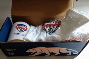 PAI Industries Mug Cup XL Shirt Box Promo Set Mack Volvo Trucks Heavy Duty Parts - Imagen 1 de 7