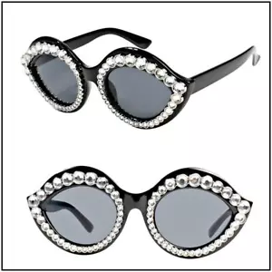 Womens Classy Vintage Retro Cat Eye Style SUN GLASSES Black Frame Bling Crystals - Picture 1 of 6