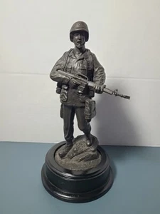 Collectible The Ballantynes of Walkerburn US military sculpture and statuette - Picture 1 of 10