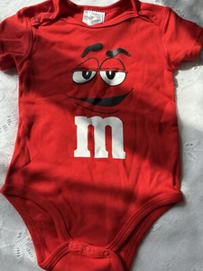 M&Ms World Baby Gro 18m Rojo Nuevo. - Imagen 1 de 3