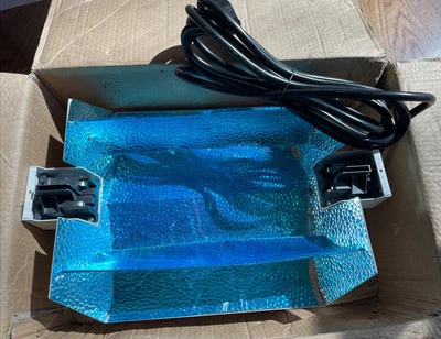 Reflector de sombra de luz para crecimiento de plantas SunStream con cable de 15 pies--caja abierta Foto 1 de 4