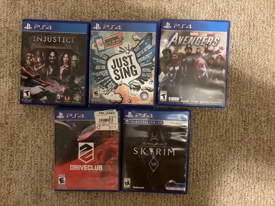 Lote de juegos PS4 - Skyrim VR, Marvel’s Avengers, Injustice, Just Sing & Driveclub Foto 1 de 1