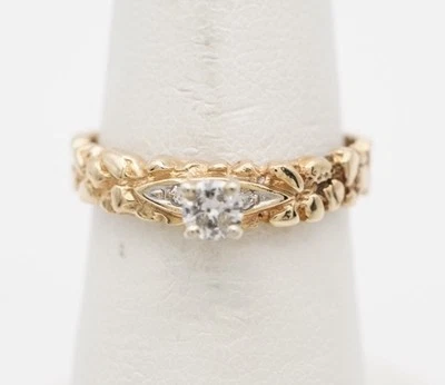 Women 14K Karat Yellow Gold Diamond Ring. Size 7.00. SI2 Clarity, HI color - Image 1 of 4