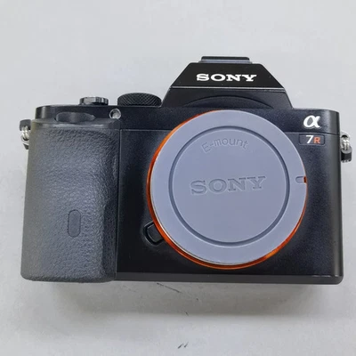 Câmera Digital SLR Sem Espelho Sony alpha A7R 36.4MP - Apenas Corpo - Imagem 1 de 4