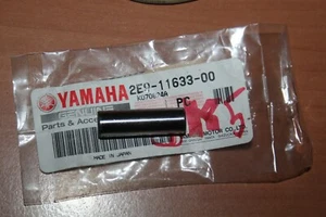 NEUF & ORIGINE Axe de  Piston YAMAHA  2E9-11633-00  - EF1000IS -  QT50F - PW50 - Picture 1 of 2