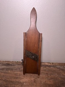 Antico mandolino primitivo in legno da cucina cavolo affettatrice fattoria Kraut - Foto 1 di 9