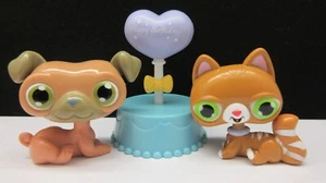 LITTLEST PET SHOP DECOPAC LINDO BOBBLE HEAD PUG PERRO Y GATO GRAN JUEGO DE TAPA DE PASTEL - Imagen 1 de 8