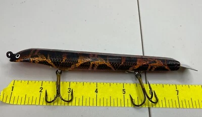 8”  Suick Thriller Jerkbait Fishing Lure - Image 1 of 4
