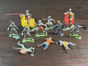 Caballeros Heraldo Británicos Vintage - 54 mm - Plástico - Años 70 - Imagen 1 de 3