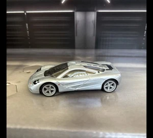 2025 Hot Wheels Premium Diorama Supercars Set Mclaren F1 SILVER loose MINT - Picture 1 of 4