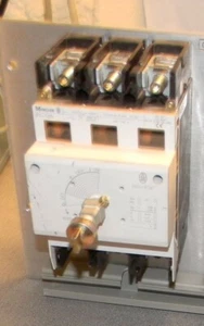 Klockner Moeller P7Moeller P7-100 100 Amp Disconnect Switch W DAOV-NZM7 Drive - Picture 1 of 10