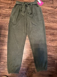 In Girl Yout ( Girls) Pants Size M (10-12) With Pockets Belt Relaxed Fit - Picture 1 of 8