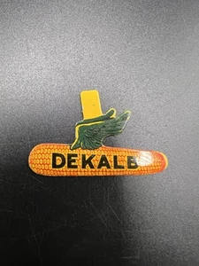 NOS Unused 1940s DEKALB SEED CORN Old Flying Ear Graphic Tin Lapel Pin ~ Sign - Picture 1 of 3