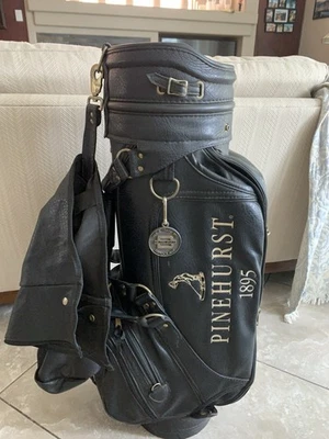 Bolsa de golf Pinehurst 1895 de cuero negra Foto 1 de 4