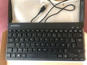 AZERTY Mini Keyboard Perixx Perdiboard-426 - Picture 1 of 2