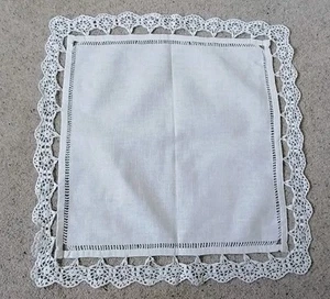 Vintage White Linen Tray Cloth Crocheted Edge Good Condition 21" x 21" - Picture 1 of 2