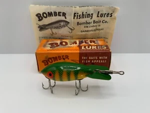 VINTAGE BOMBER LURES BABY BOMBER LURE WITH BOX 200 SERIES COLOR 207 YELLOW PERCH - Picture 1 of 14