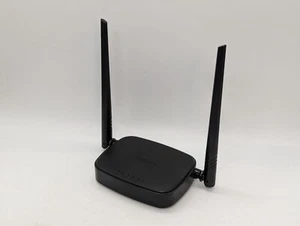 Tenda 4G03 Pro mobile WiFi router 3G/4G N300 wireless 2.4GHz LTE (no cable) - Picture 1 of 9