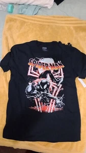 Marvel Spider-Man Symbiote Suite Swinging T-Shirt Large - Picture 1 of 5