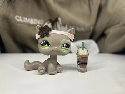LPS Littlest Pet Shop #467 Sitting Cat Gray Fuzzy Flocked Eye Patch Green Eyes - Image 1 of 4