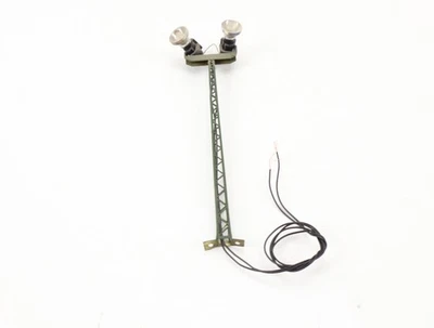 Viessmann H0 6332 Beleuchtung Strahler Flutlichtstrahler doppelt mit Gittermast - Bild 1 von 2