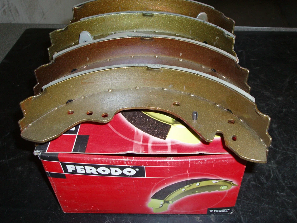 Citroen Relay 1987 - 1994 Ferodo Rear Brake Shoes - Image 1 of 1