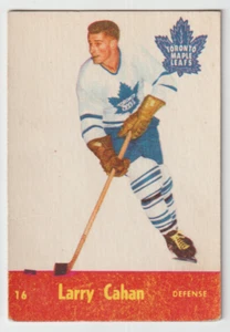 1955-56 Parkhurst # 16 Larry Cahan RC ROOKIE TORONTO MAPLE LEAFS KNITTERFREI!! - Bild 1 von 2