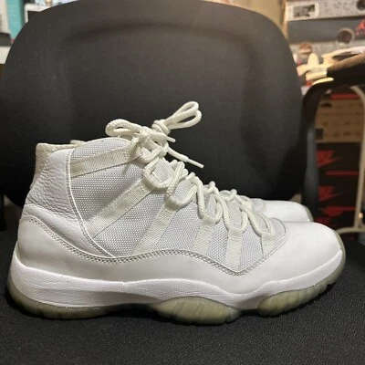 Jordan 11 Retro Plata Aniversario 2010 Pie Derecho Talla 10 Pie Izquierdo Talla 10.5 Foto 1 de 4