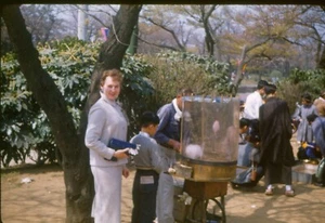 vintage Kodachrome 35mm slide Japan 1950s woman boy cotton candy street vendor - Picture 1 of 1