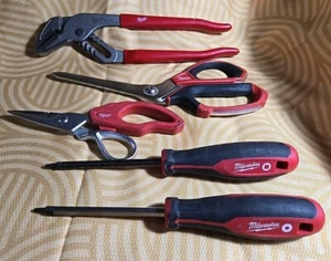 5 PRE-OWNED MILWAUKEE TOOLS 2 SCISSORS 2 SQUARE SCWDRS SMOOTH JAWS GROOVE PLIERS - Picture 1 of 22