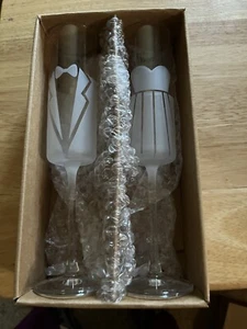 NUOVO 2 ROTOLI vetro matrimonio cheers inciso abito formale e smoking flauti champagne nuovo con scatola - Foto 1 di 7