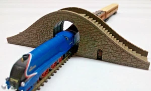 Z GAUGE STAIRS 1:220 HUMP STONE BRIDGE SINGLE TRACK LASER ENGRAVED PAINTED - Picture 1 of 7