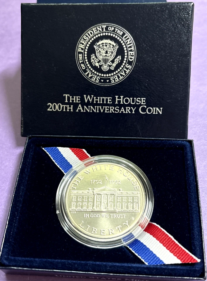 1992 US Mint White House 200th Anniversary UNC Silver Dollar w/ COA - Image 1 of 4